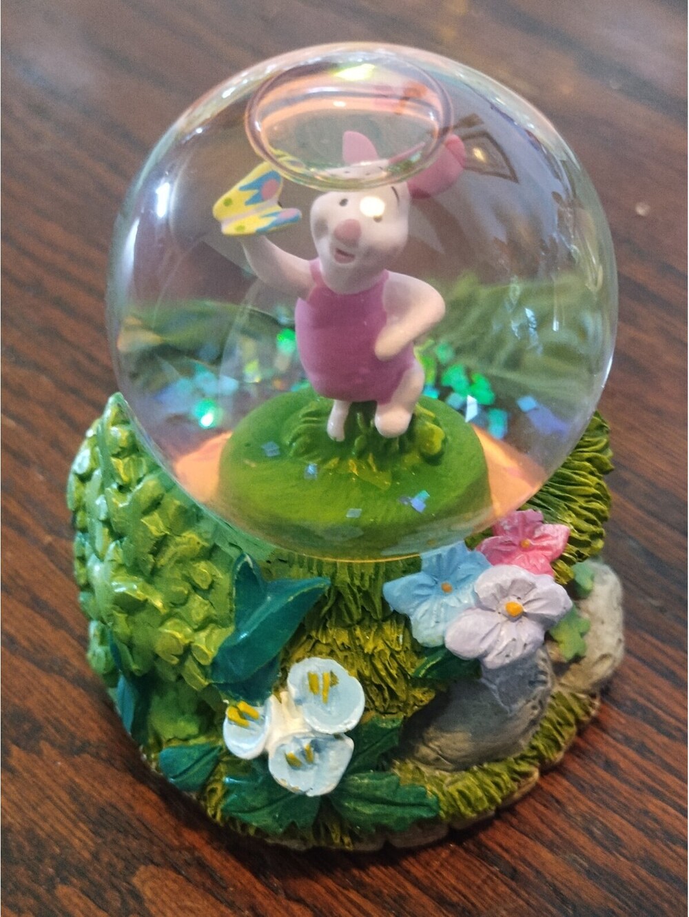 Theβ Disney Store Mini Snow Globe Winnie The Pooh Piglet with flowers